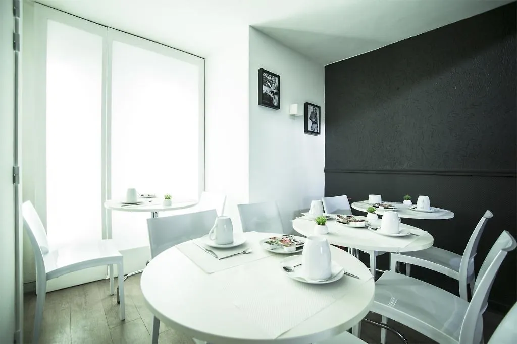 Hotel Schtak Cannes 3*,